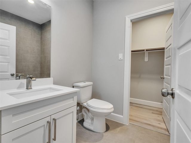 1122 W 16th Street C, Houston, TX 77008