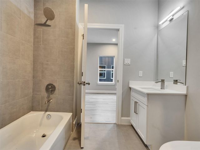 1122 W 16th Street C, Houston, TX 77008