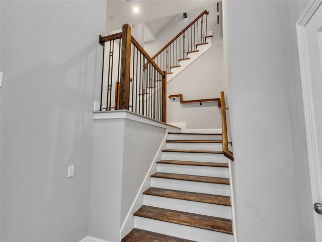 1122 W 16th Street C, Houston, TX 77008