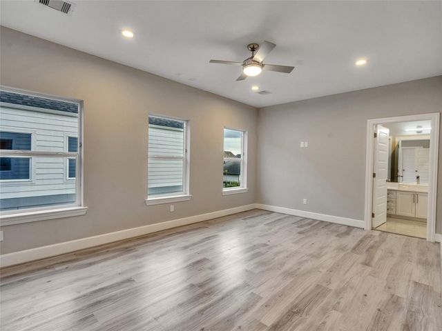 1122 W 16th Street C, Houston, TX 77008