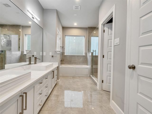 1122 W 16th Street C, Houston, TX 77008