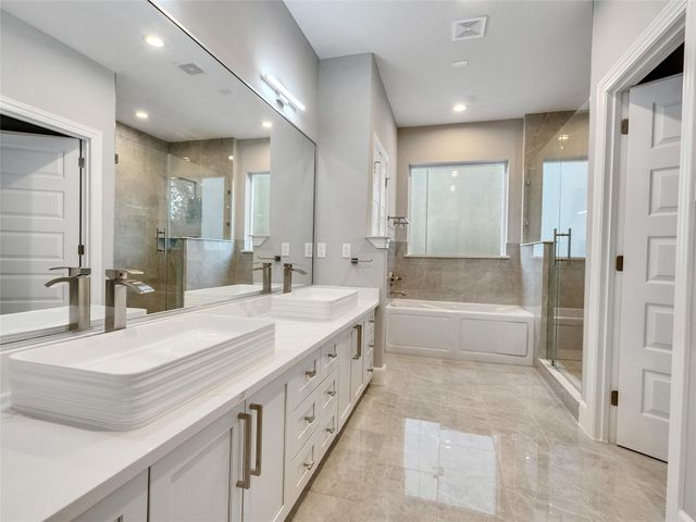 1122 W 16th Street C, Houston, TX 77008