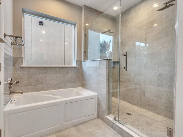 1122 W 16th Street C, Houston, TX 77008