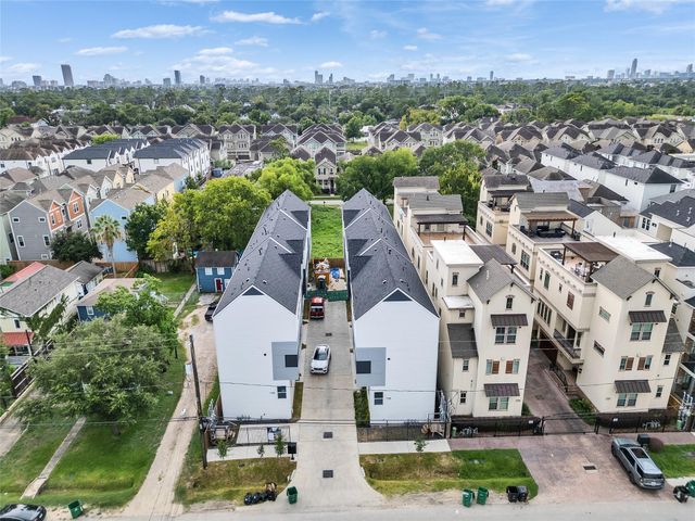 1122 W 16th Street C, Houston, TX 77008