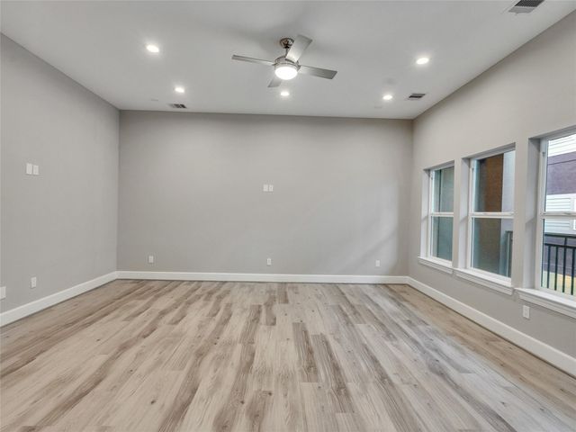 1122 W 16th Street C, Houston, TX 77008
