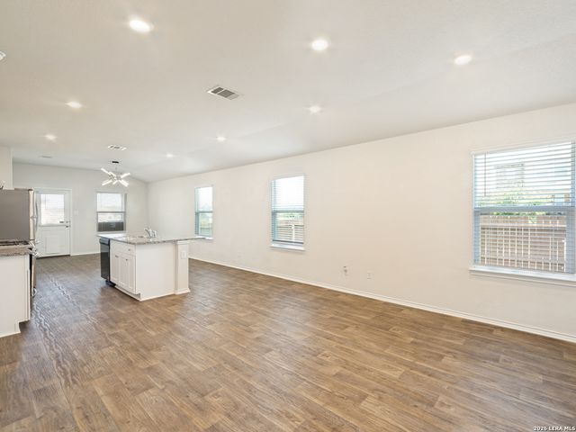 3203 Onion Creek, San Antonio, TX 78245