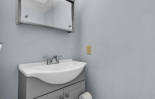 266 E Via Escuela G, Palm Springs, CA 92262