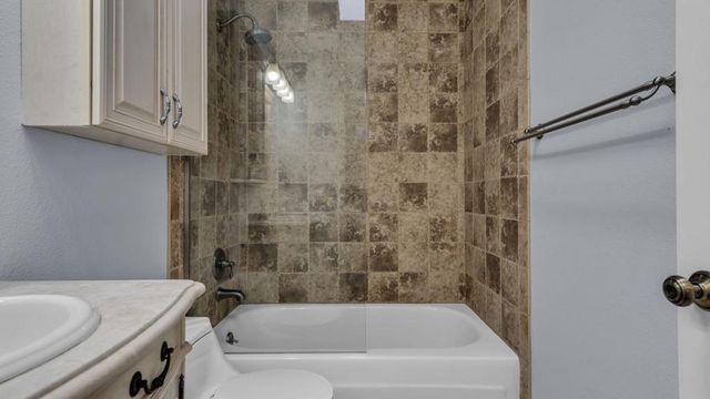 266 E Via Escuela G, Palm Springs, CA 92262
