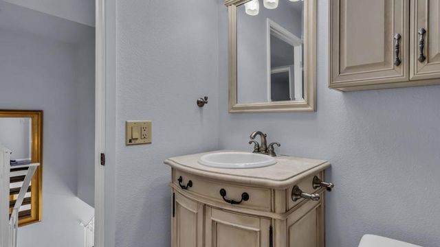 266 E Via Escuela G, Palm Springs, CA 92262