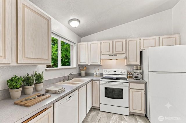 15328 SE 179th Street, Renton, WA 98058