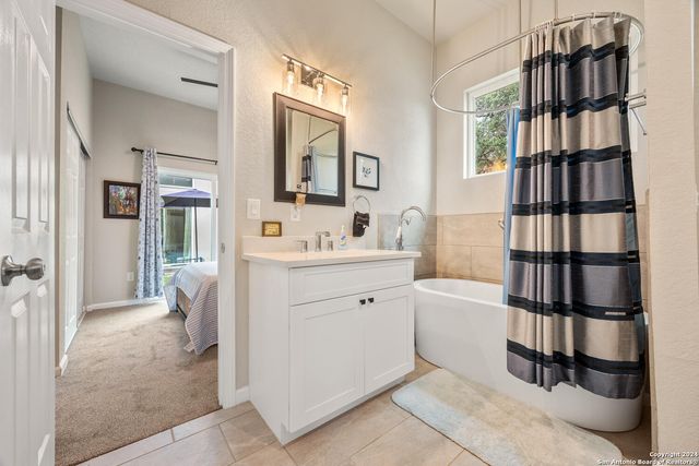 103 Hans Bell, Blanco, TX 78606