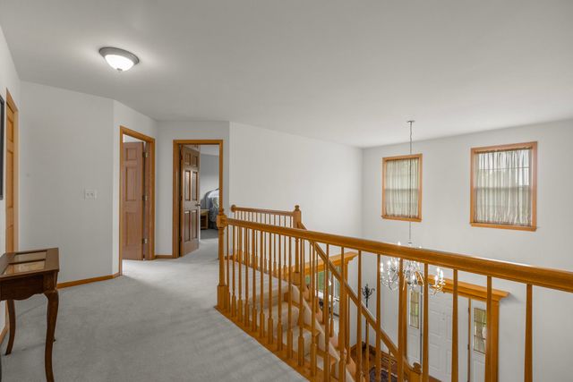 4 Wellesley Court, Hawthorn Woods, IL 60047