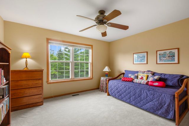 4 Wellesley Court, Hawthorn Woods, IL 60047