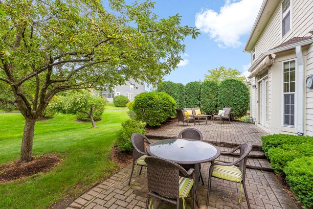 4 Wellesley Court, Hawthorn Woods, IL 60047