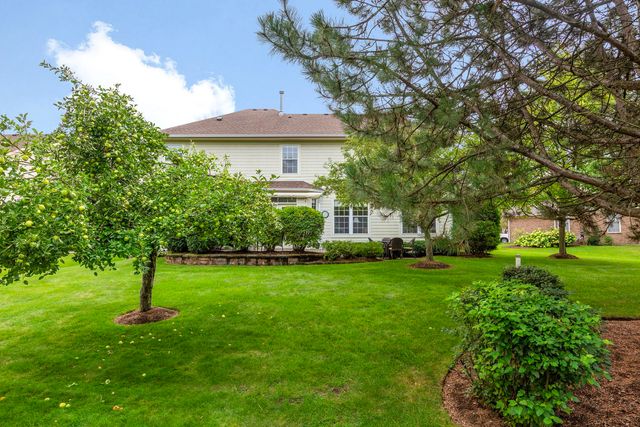 4 Wellesley Court, Hawthorn Woods, IL 60047