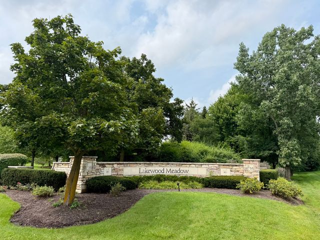 4 Wellesley Court, Hawthorn Woods, IL 60047