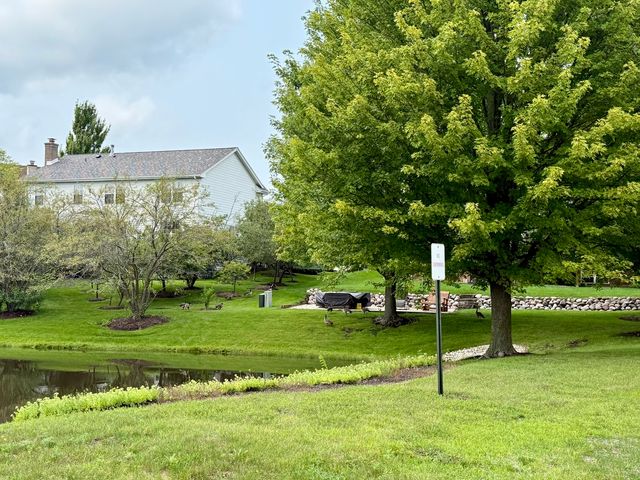 4 Wellesley Court, Hawthorn Woods, IL 60047