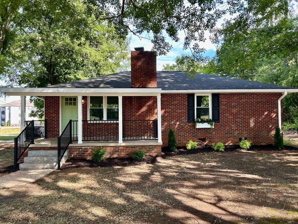148 McMillin Boulevard, Boiling Springs, SC 29316