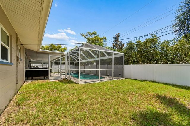 9045 RIDGE ROAD, Seminole, FL 33772