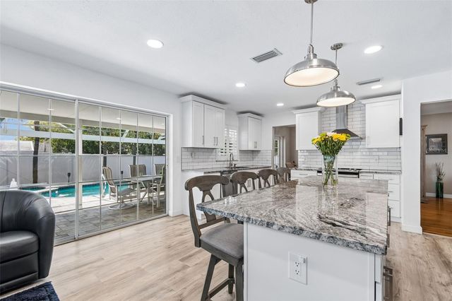 9045 RIDGE ROAD, Seminole, FL 33772