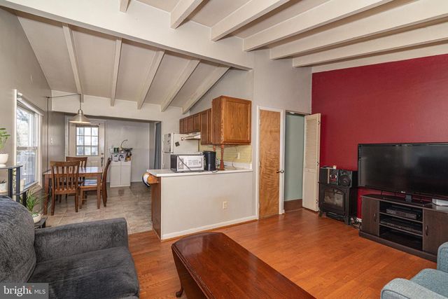 105 COUNTY AVE, Maple Shade, NJ 08052