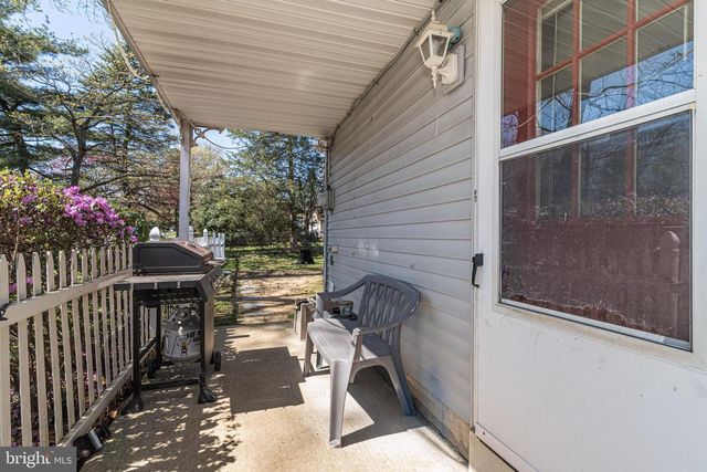 105 COUNTY AVE, Maple Shade, NJ 08052