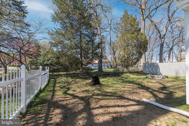 105 COUNTY AVE, Maple Shade, NJ 08052