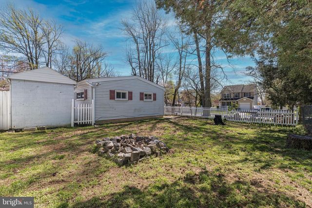 105 COUNTY AVE, Maple Shade, NJ 08052