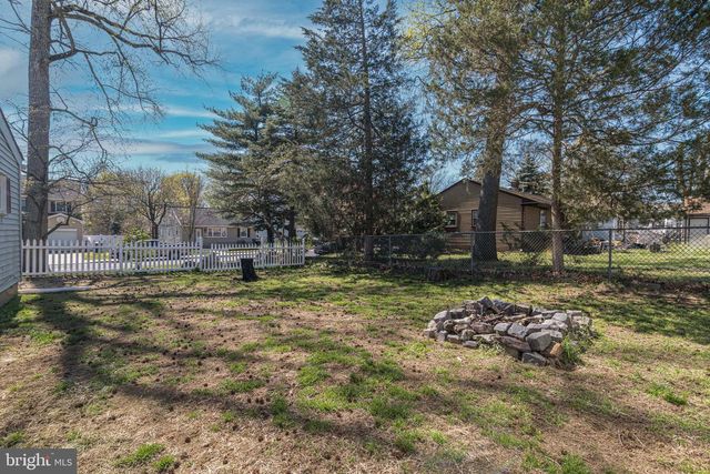 105 COUNTY AVE, Maple Shade, NJ 08052