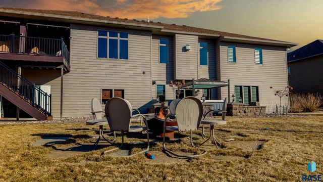 1201 S Montpelier Ave Avenue, Sioux Falls, SD 57106