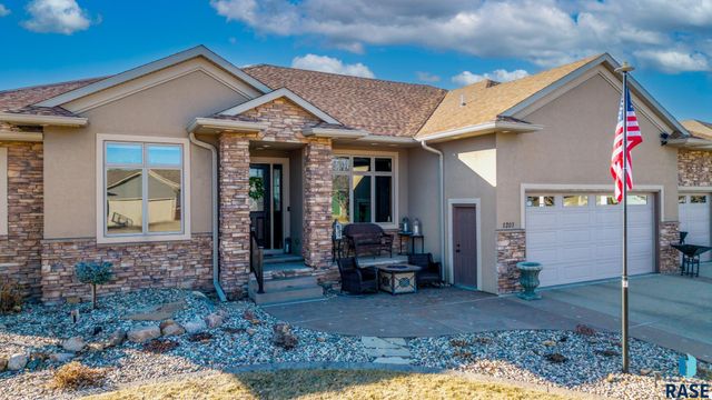1201 S Montpelier Ave Avenue, Sioux Falls, SD 57106
