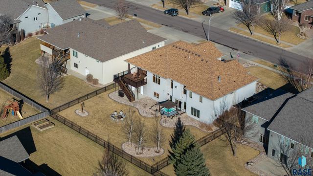 1201 S Montpelier Ave Avenue, Sioux Falls, SD 57106