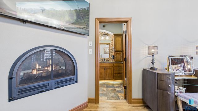 1201 S Montpelier Ave Avenue, Sioux Falls, SD 57106