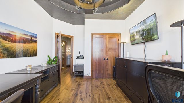 1201 S Montpelier Ave Avenue, Sioux Falls, SD 57106