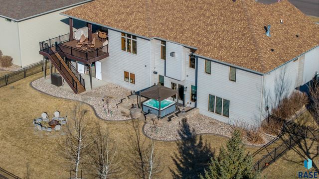 1201 S Montpelier Ave Avenue, Sioux Falls, SD 57106