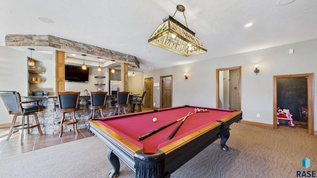 1201 S Montpelier Ave Avenue, Sioux Falls, SD 57106