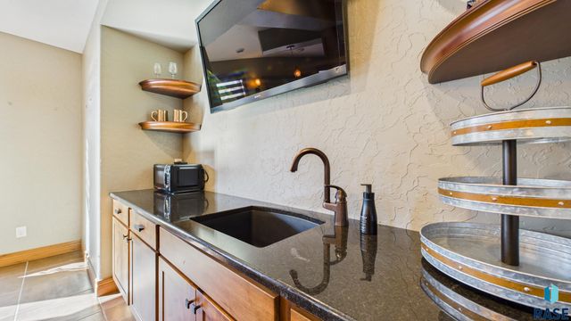 1201 S Montpelier Ave Avenue, Sioux Falls, SD 57106