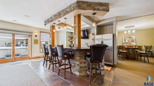 1201 S Montpelier Ave Avenue, Sioux Falls, SD 57106