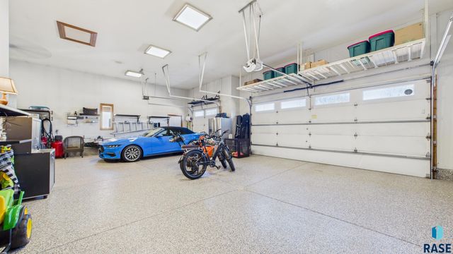 1201 S Montpelier Ave Avenue, Sioux Falls, SD 57106