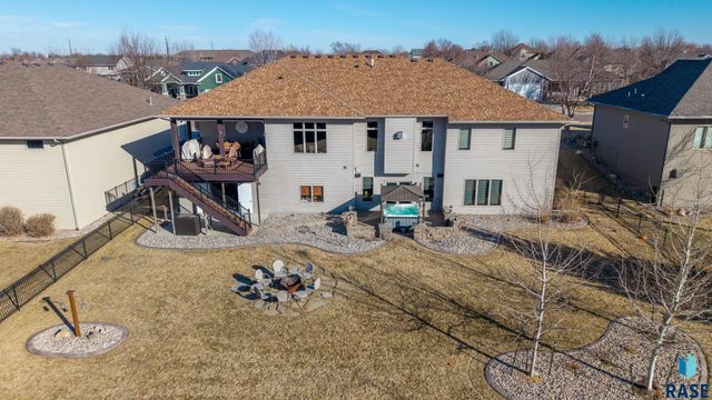 1201 S Montpelier Ave Avenue, Sioux Falls, SD 57106