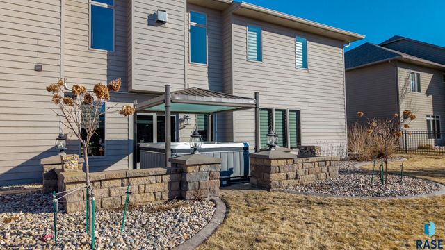 1201 S Montpelier Ave Avenue, Sioux Falls, SD 57106