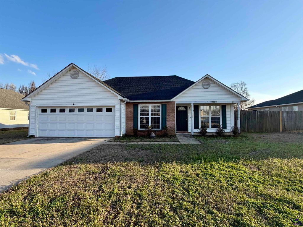 212 Wynfield Lane, Bonaire, GA 31005