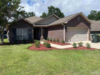 6722 Barnwood Dr, Milton, FL 32571