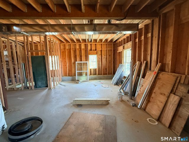 7 Larson Street, Waterford, CT 06385