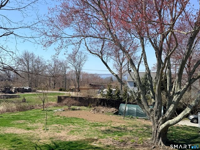7 Larson Street, Waterford, CT 06385