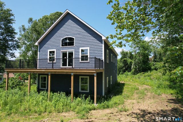 7 Larson Street, Waterford, CT 06385