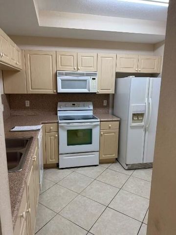 4723 LUCERNE LAKES Boulevard E 633, Lake Worth, FL 33467