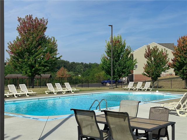 1507 Michael Dr 113-D, Baldwin Boro, PA 15227