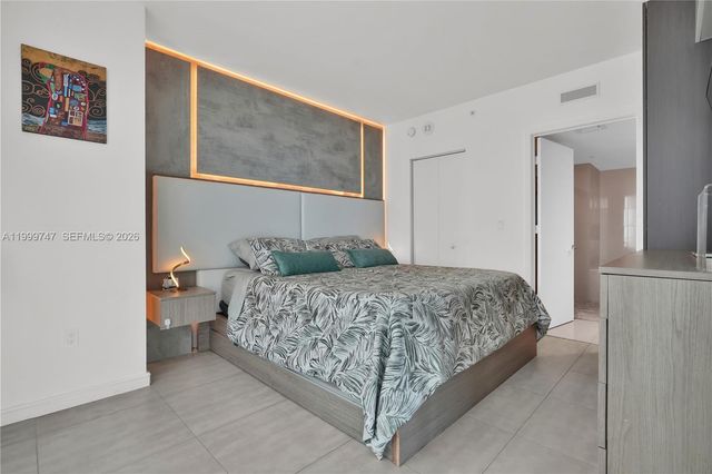 1300 S Miami Ave 2705, Miami, FL 33130