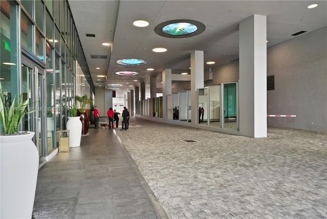 1300 S Miami Ave 2705, Miami, FL 33130